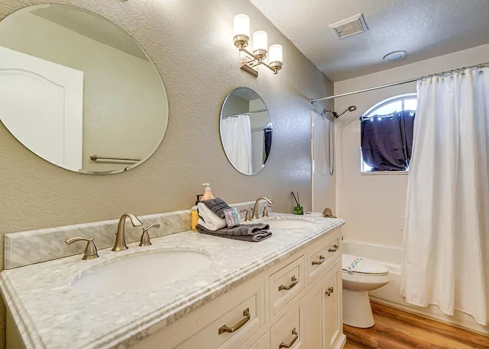 Holiday home Heated/cooled Pool: Spacious Near Golf! *
