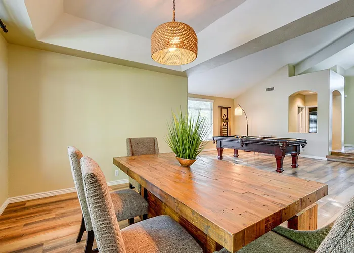 Heated/cooled Pool: Spacious Near Golf! Holiday home Mesa