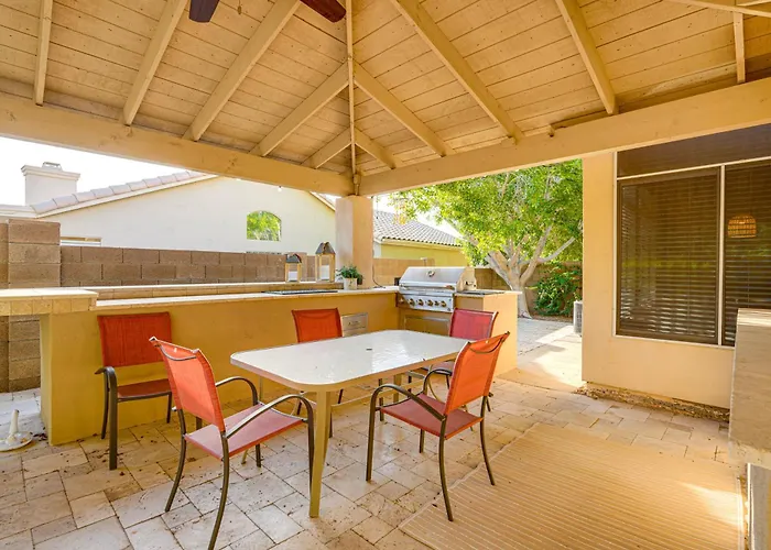 Heated/cooled Pool: Spacious Near Golf! Holiday home