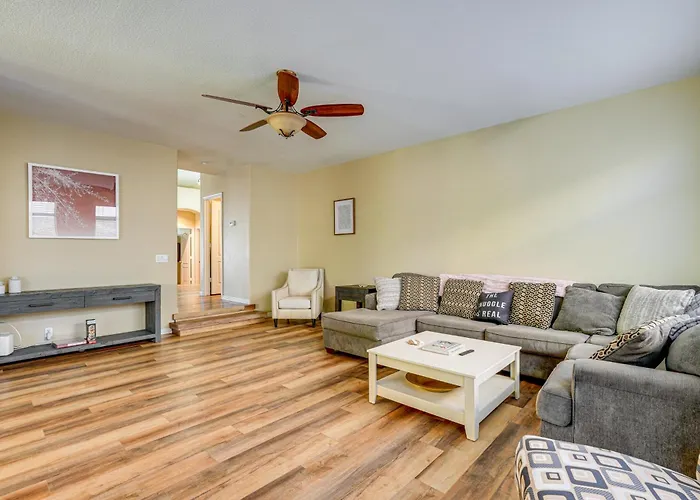 Heated/cooled Pool: Spacious Near Golf! Holiday home Mesa